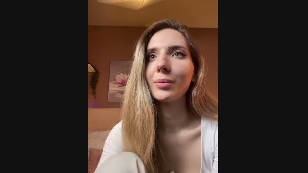 LiaraTesoni StripChat Female 18-01-2025