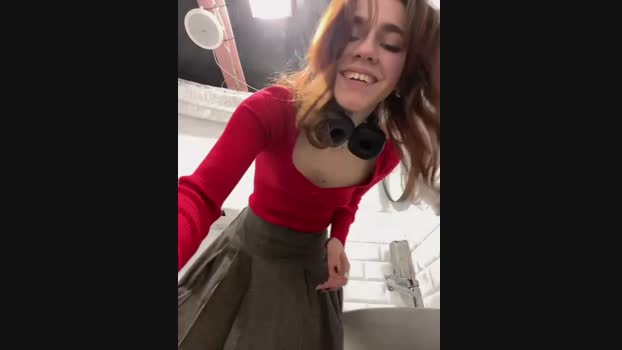 Lily__Belle StripChat Female 18-01-2025
