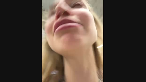 Miss_Elfie StripChat Female 19-01-2025