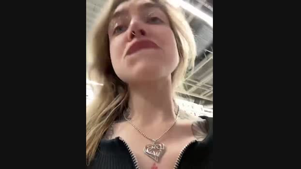 Miss_Elfie StripChat Female 19-01-2025