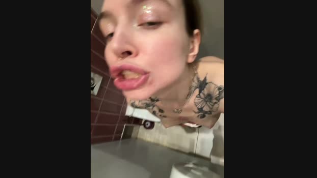 Miss_Elfie StripChat Female 19-01-2025