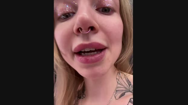 Miss_Elfie StripChat Female 19-01-2025