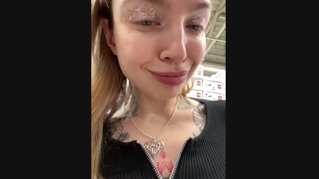 Miss_Elfie StripChat Female 19-01-2025