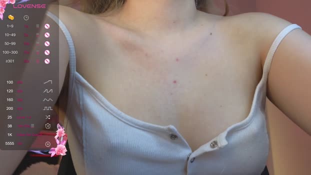 SkyAsuna StripChat Female 18-01-2025