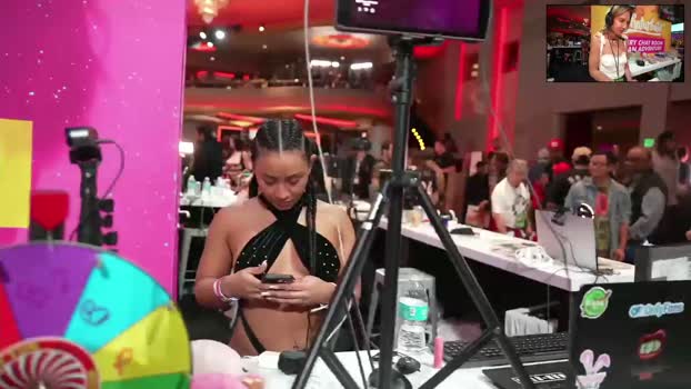 blondefoxsilverfox Chaturbate Couple 18-01-2025