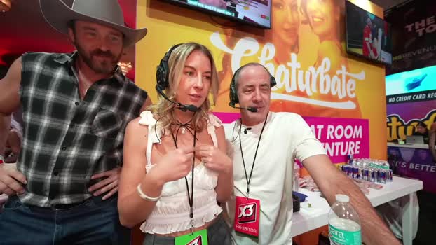 blondefoxsilverfox Chaturbate Couple 18-01-2025