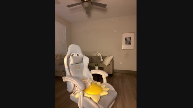 Anaruru222 StripChat Female 20-01-2025