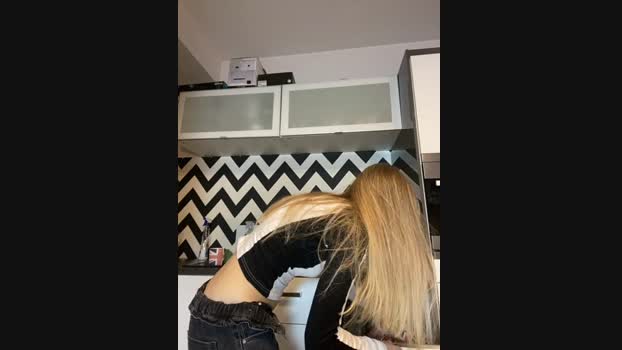 LiaraTesoni StripChat Female 19-01-2025