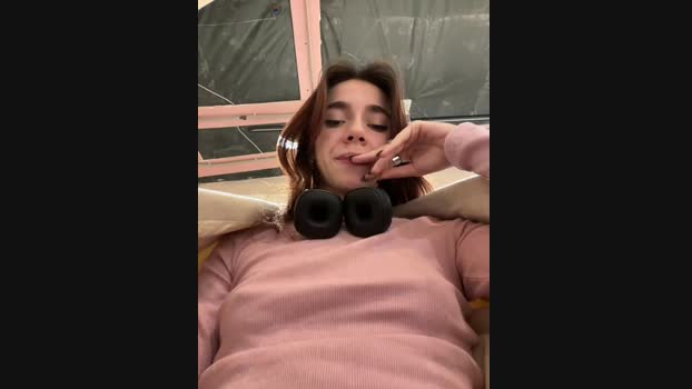 Lily__Belle StripChat Female 19-01-2025