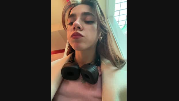 Lily__Belle StripChat Female 20-01-2025