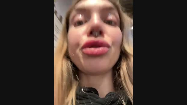 Miss_Elfie StripChat Female 20-01-2025