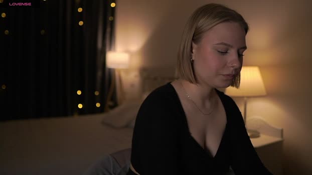 Selena_Flowers_ StripChat Female 19-01-2025