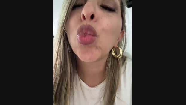 _Abril-Office1 StripChat Female 20-01-2025