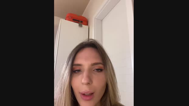 LiaraTesoni StripChat Female 20-01-2025