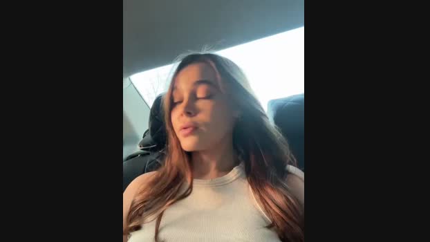 nicole111 StripChat Female 21-01-2025