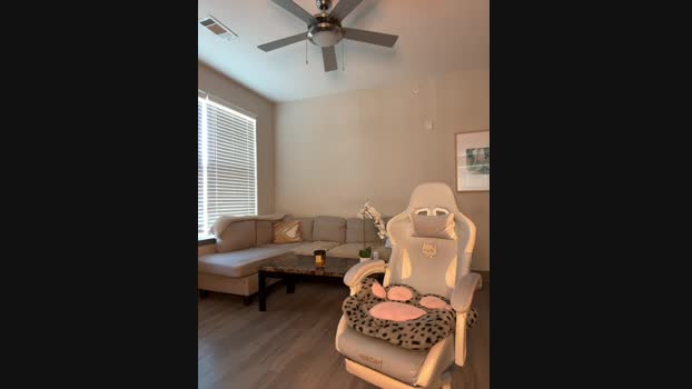 Anaruru222 StripChat Female 21-01-2025