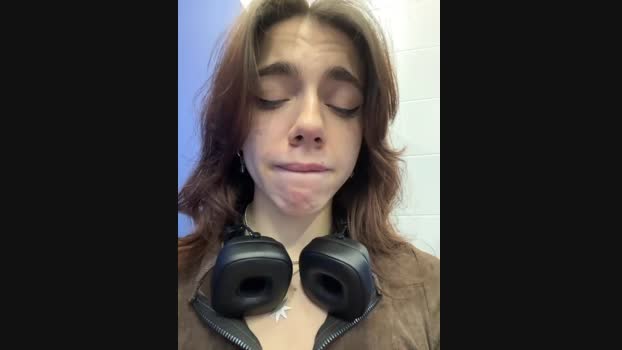 Lily__Belle StripChat Female 21-01-2025