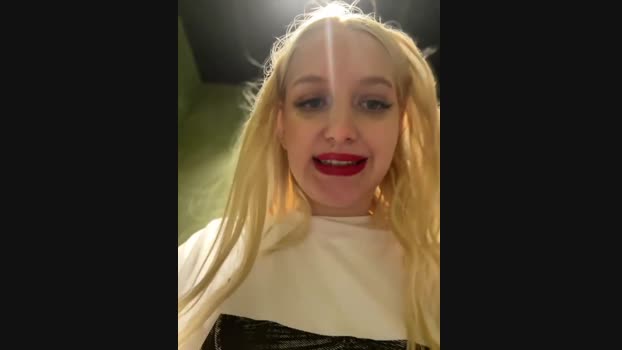 Milkyy_wway StripChat Female 22-01-2025