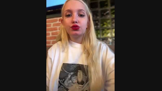 Milkyy_wway StripChat Female 22-01-2025