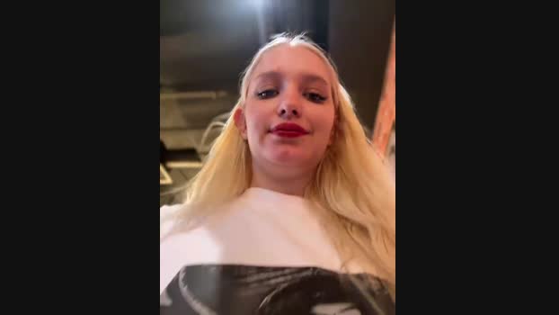 Milkyy_wway StripChat Female 22-01-2025