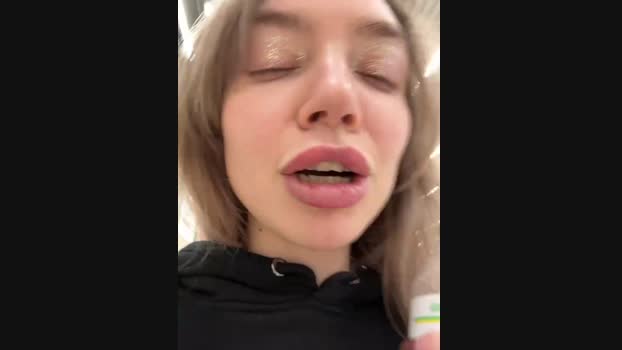 Miss_Elfie StripChat Female 22-01-2025