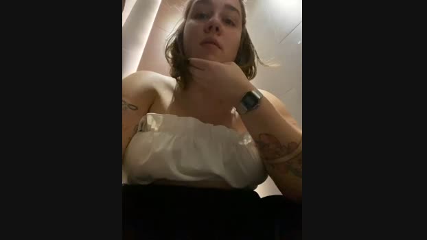 SuzieMurray StripChat Female 22-01-2025