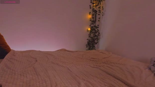 2girl_1_cum StripChat Female 23-01-2025