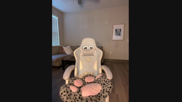 Anaruru222 StripChat Female 23-01-2025