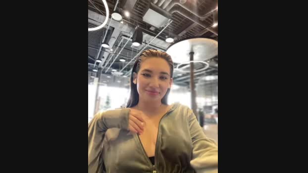 Holly_Molii StripChat Female 22-01-2025