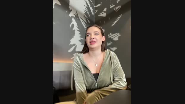 Holly_Molii StripChat Female 22-01-2025