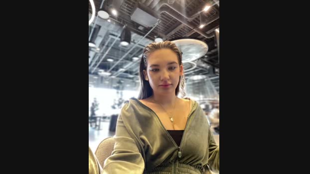 Holly_Molii StripChat Female 22-01-2025