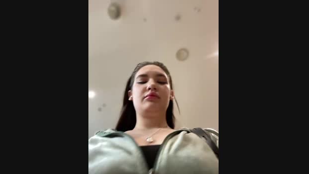 Holly_Molii StripChat Female 22-01-2025