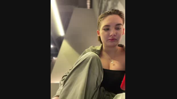 Holly_Molii StripChat Female 23-01-2025