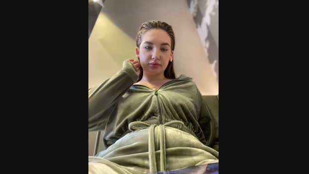 Holly_Molii StripChat Female 23-01-2025