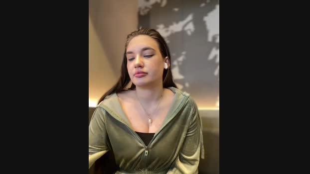 Holly_Molii StripChat Female 23-01-2025