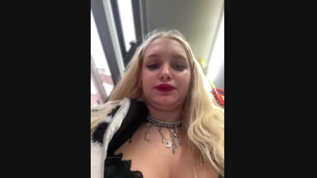 Milkyy_wway StripChat Female 23-01-2025