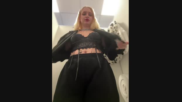 Milkyy_wway StripChat Female 23-01-2025