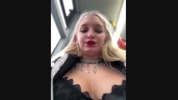 Milkyy_wway StripChat Female 23-01-2025