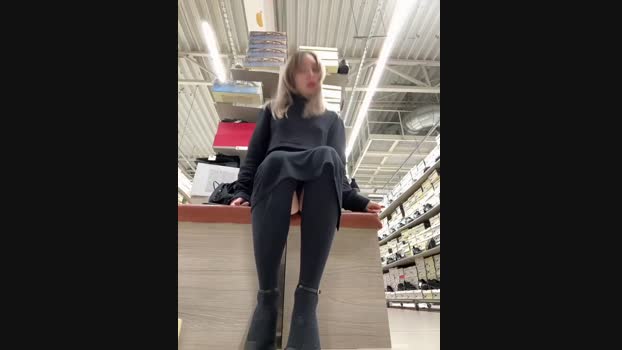 Miss_Elfie StripChat Female 22-01-2025