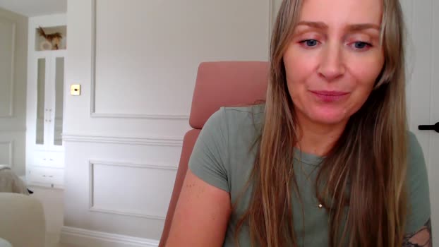 innocentSamx MyFreeCams Female 23-01-2025