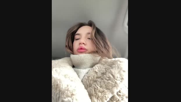 Holly_Molii StripChat Female 23-01-2025