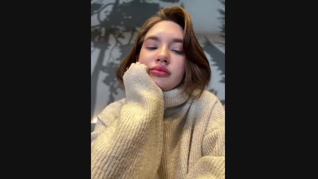 Holly_Molii StripChat Female 23-01-2025