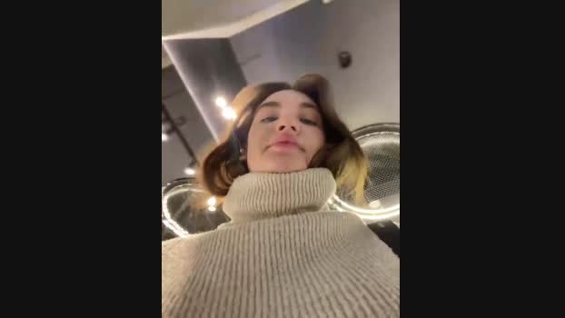 Holly_Molii StripChat Female 23-01-2025