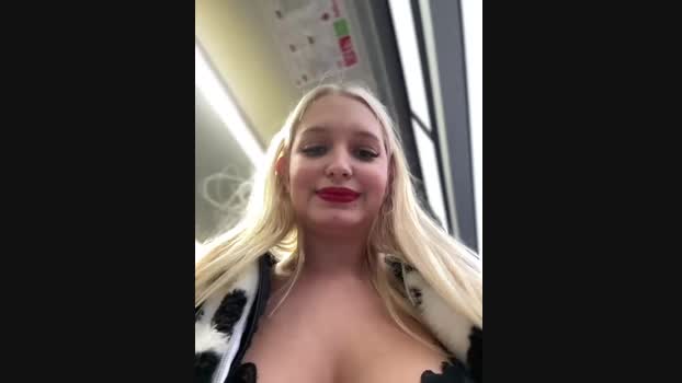 Milkyy_wway StripChat Female 24-01-2025