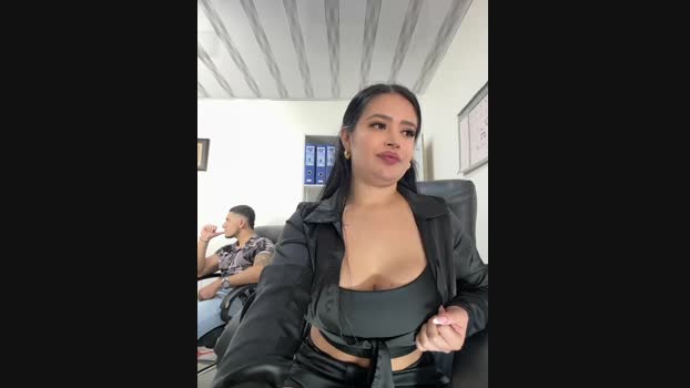 Sara_fun StripChat Female 23-01-2025