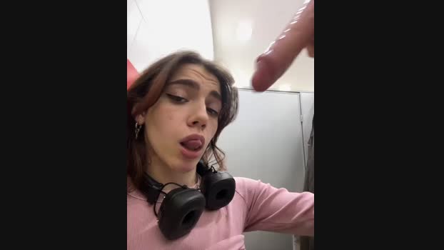 Lily__Belle StripChat Female 24-01-2025