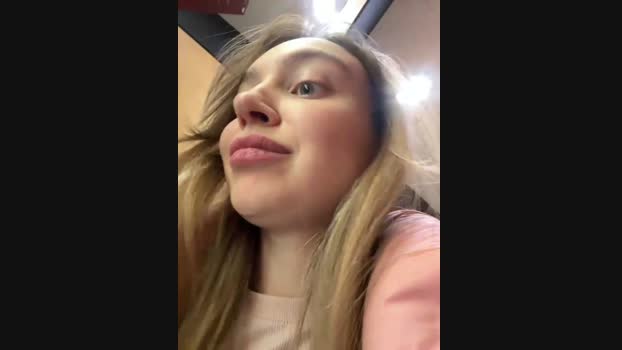 Miss_Elfie StripChat Female 25-01-2025