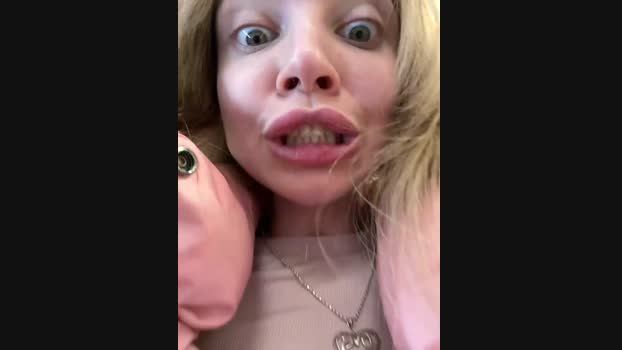 Miss_Elfie StripChat Female 25-01-2025