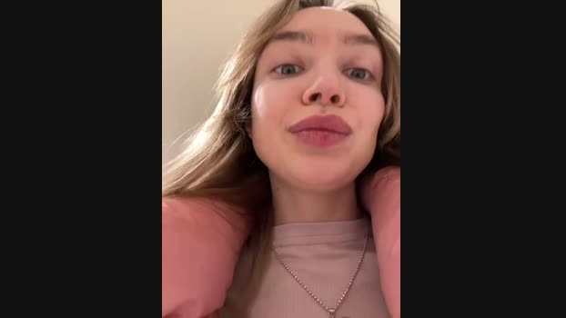 Miss_Elfie StripChat Female 25-01-2025