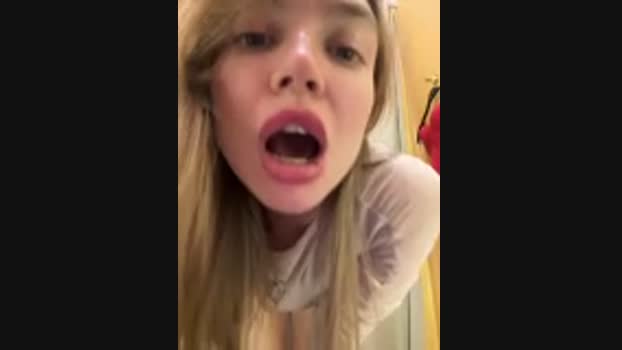 Miss_Elfie StripChat Female 25-01-2025